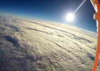 Làm thế nào để chứng minh Trái Đất là hình cầu mà không cần phóng tên lửa rồi chụp hình lại ?