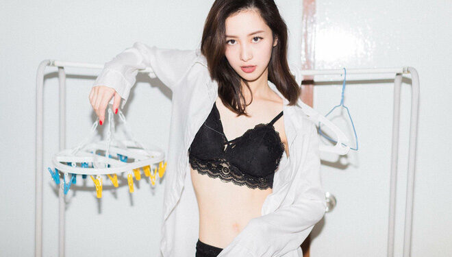 Hết khoe body sexy với bikini nhỏ xíu, Jun Vũ bất ngờ trổ tài luyện game, “hot girl Dota” có sắp quay trở lại?